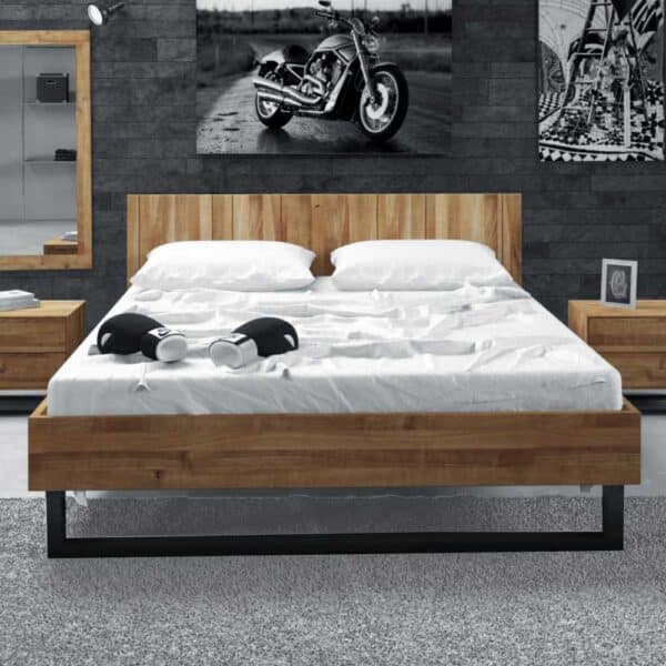 Bett aus Wildeiche Massivholz Stahl